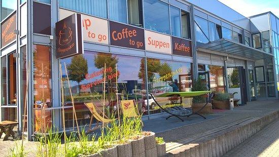 Suppenmaxe Am Toyota Autohaus