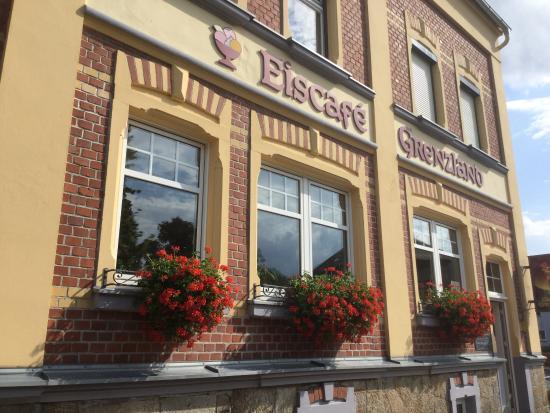 Pension & Eiscafe Grenzland