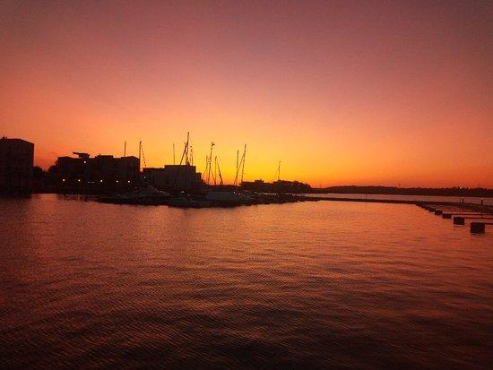 LaRi - Restaurant Bar Lounge