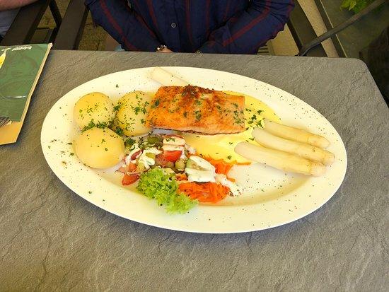 Noah's Restaurant & Cafe