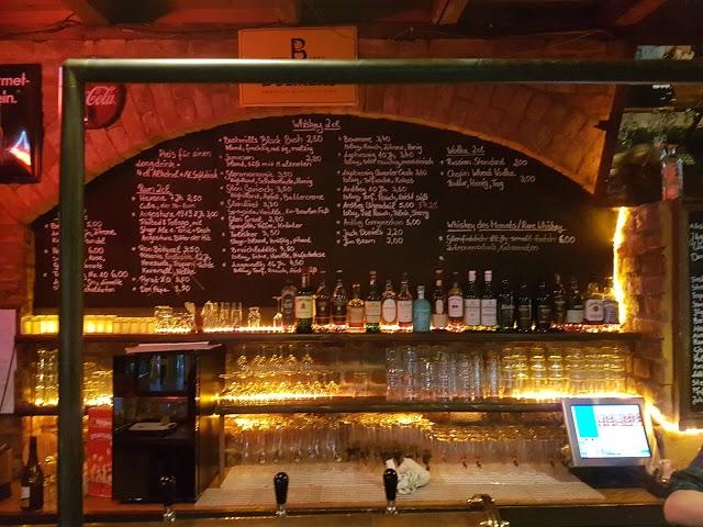 Substanz Biergarten & Pianobar