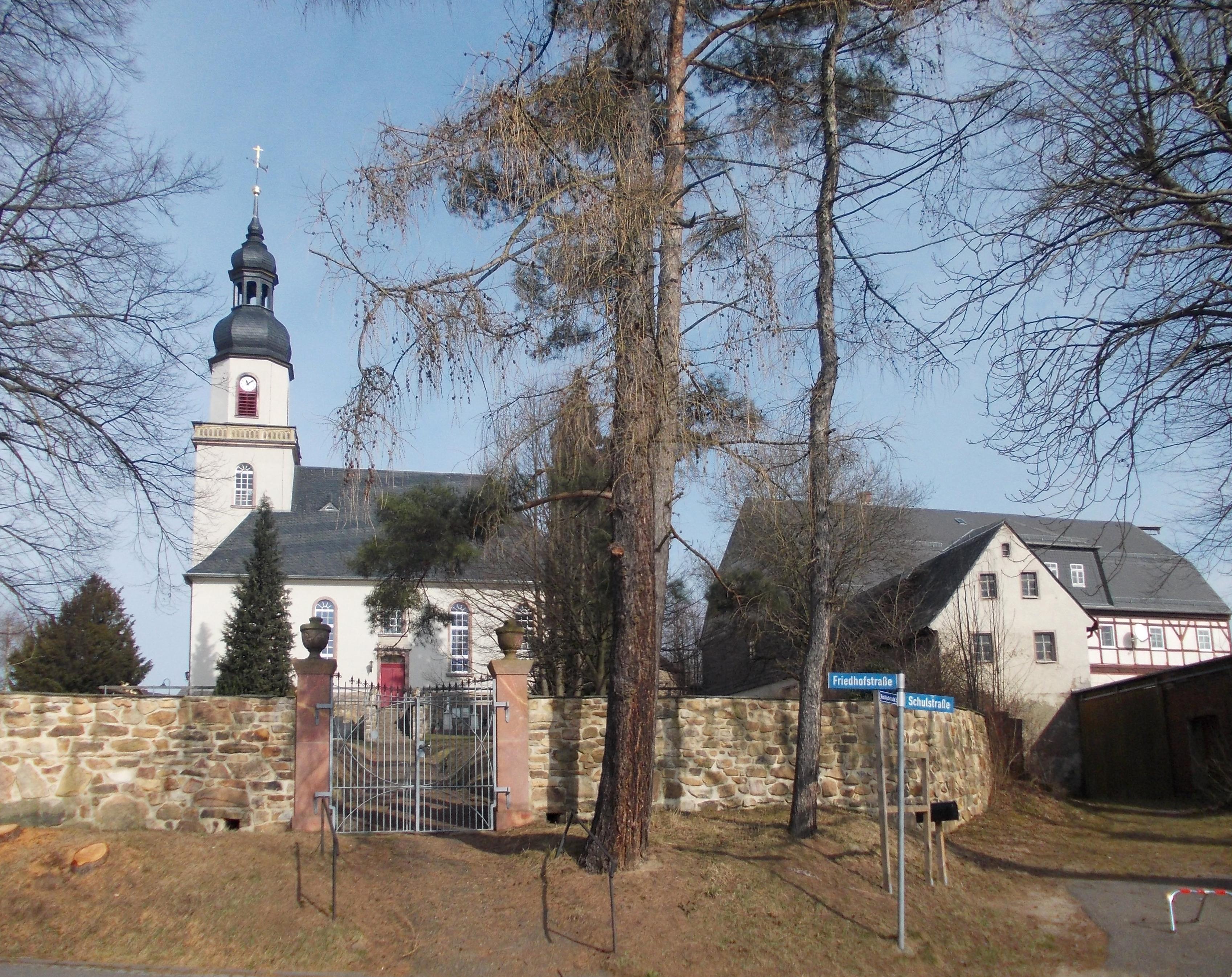 Kirche des alten Ortsteils Mittelfrohna