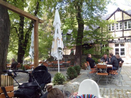 Tennera-Sternquell Brauerei-Ausschank