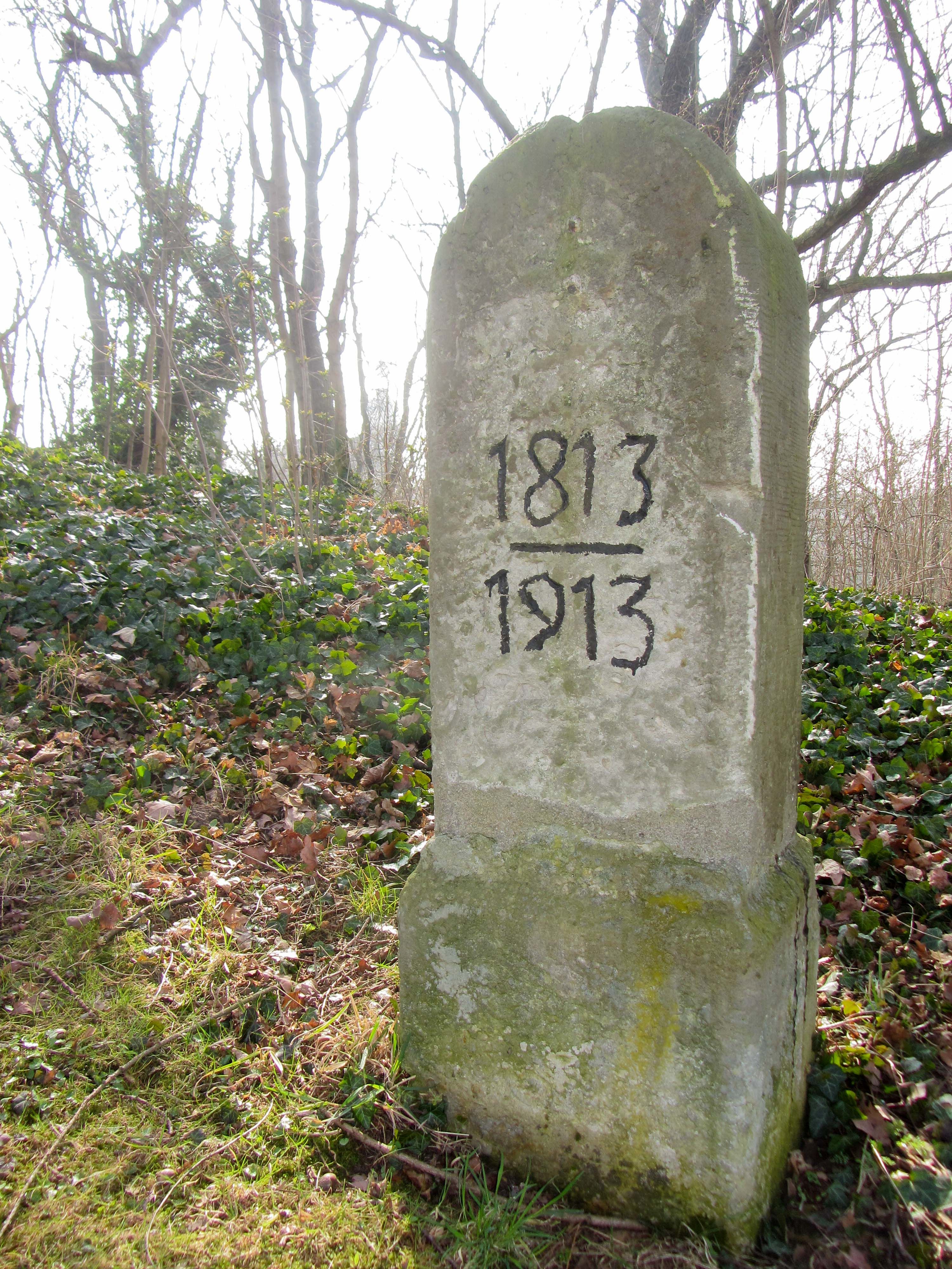 Königlich-Sächsischer Meilenstein Groitzsch Gedenkstein